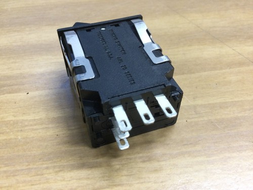 Interruptor manual Micro Switch 7L-8-350 - Imagen 3 de 4