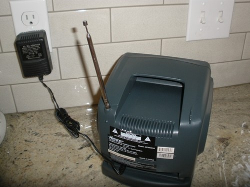 Memorex MT0550 Portable Mini Television 5.5" AM/FM Radio Black & White NIB - Picture 4 of 9