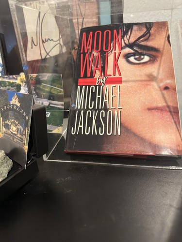Michael Jackson Off The Wall 1st Edition Vinyl LP Signed CoA w/ Book 1st Edition - Bild 5 von 5