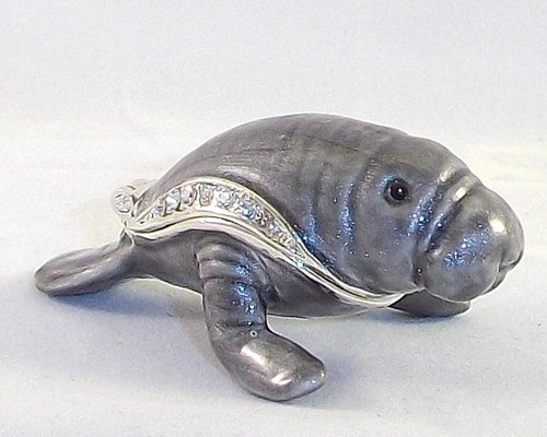 Caja de baratijas en miniatura con bisagras de peltre Mandy the Manatee Kingspoint - Imagen 4 de 4