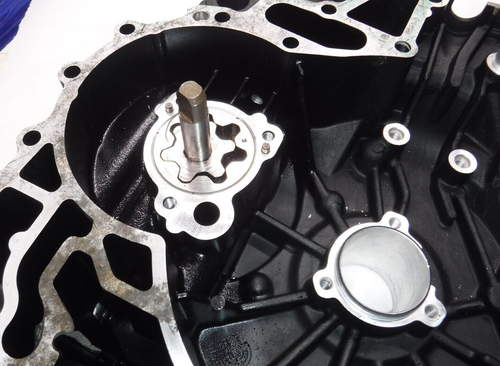 OEM 2003 03 SEADOO GTX 4-TEC SC PTO TIMING DRIVE COVER OIL PUMP 420811579 M31-4 - Picture 3 of 7
