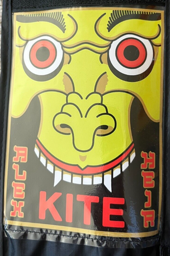 Raro 2018 Death Traitors Oni máscara Demon Kite Flag Limited NUEVO FUERA DE STOCK Alexander Heir - Imagen 4 de 24