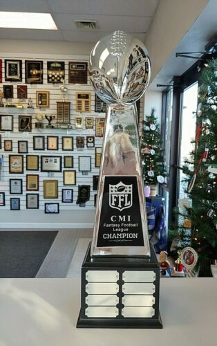 FANTASY FOOTBALL TROPHY PERPETUAL MEDIUM CHROME LOMBARDI STYLE 8 YR  148B/MD *^ - Picture 1 of 4