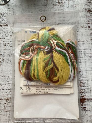 Vtg New 1975 Caron Hallmark Design Crewel Embroidery Kit ~Basket of Lemons 5 x7" - Picture 3 of 4