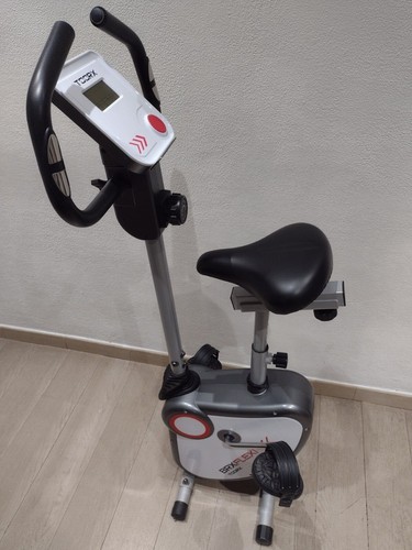 Toorx BRX FLEXI Cyclette Magnetico 8 Liveli con Display LCD - Bianco/Nero - Foto 2 di 10