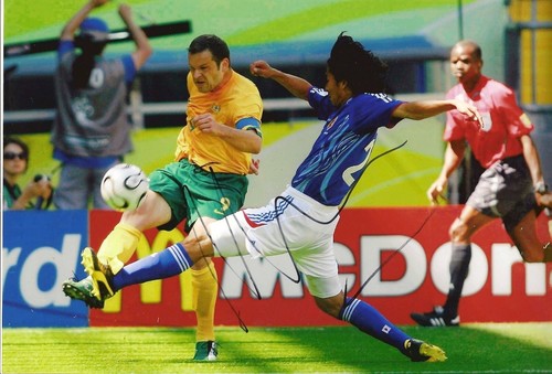 AUSTRALIA V JAPAN WORLD CUP 2006 SIGNED X3 FRAMED PHOTOS CLEARANCE SALE - Picture 8 of 11