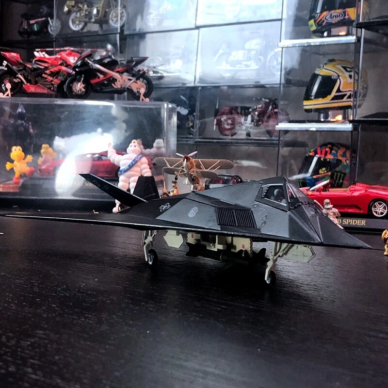 1/72 США F117 Stealth бомбардировщик самолета черный металл + пластиковые детали модель новый - Изображение 2 из 4