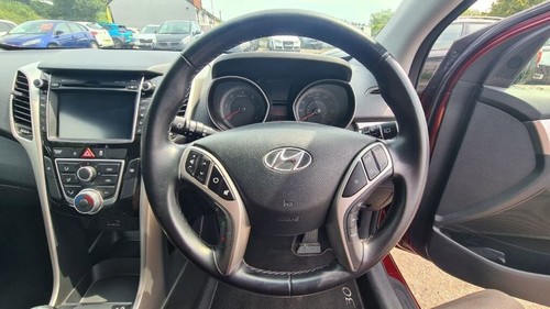 Hyundai i30 1.6 CRDi Blue Drive SE Nav 5dr Diesel - Picture 16 of 19