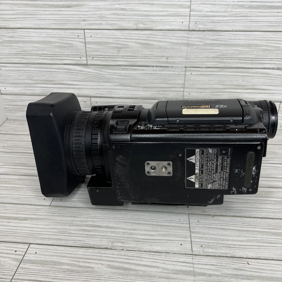 READ Panasonic AG-HVX200A P2 DVC Pro HD 3CCD 13x Optical Zoom Camcorder UNTESTED - Image 2 of 4