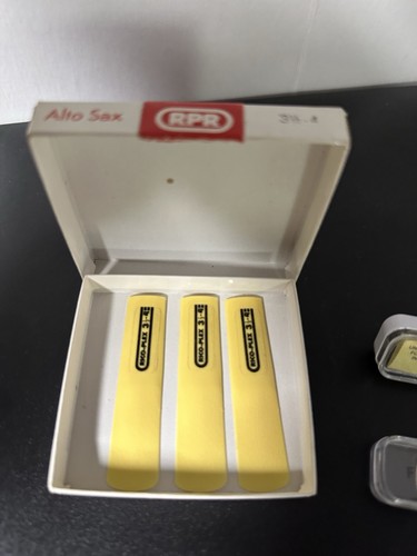 3/Rico-Plex, 1/Bari, 1/Fibracell Reeds, 3-4 Strength Alto Saxophone NOS - Picture 3 of 4