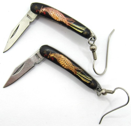 VINTAGE MINIATURE FOLDABLE POCKET KNIFE DROP DANGLE EARRINGS BIRD SCENE ESTATE - Picture 2 of 6