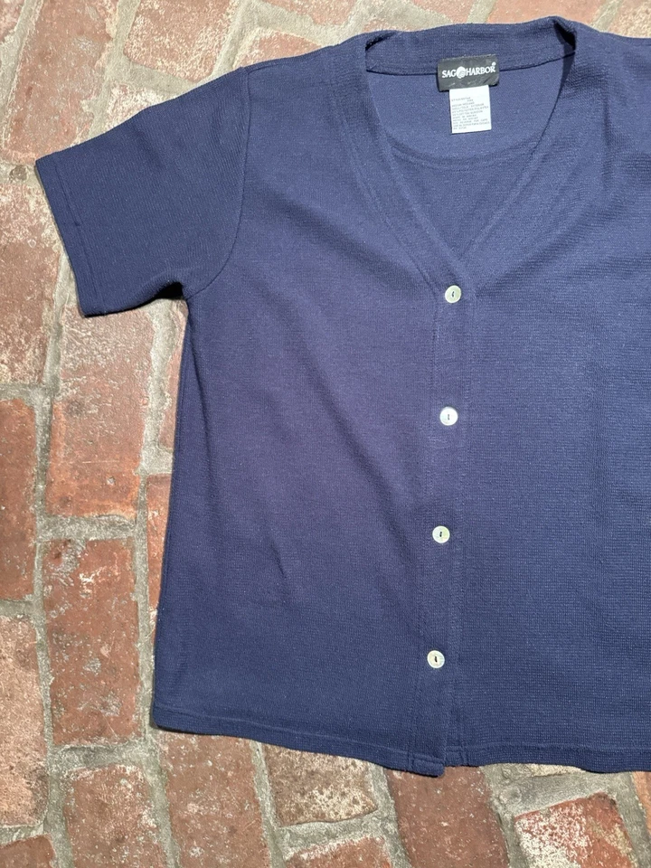 Cárdigan y camiseta interior Sag Harbor para mujer con botones en talla única mediana Foto 3 de 4