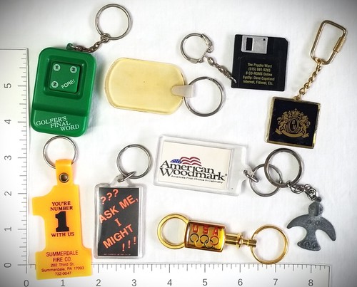 Collectible Keychains - Lot of 72 - Mixed Assortment – Vintage to Modern - Picture 3 of 10