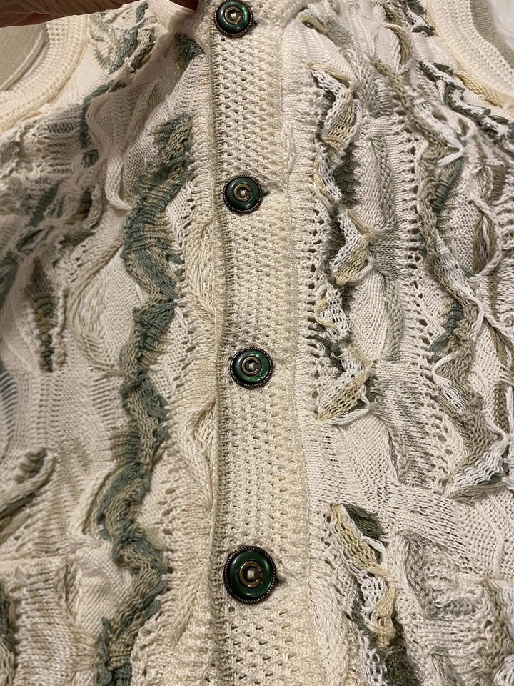 Coogi Australia 90s 3D Beige V Neck Sweater Vest Cosby Biggie Size M Size S EUC - Image 3 of 4