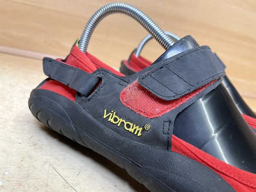 Vibram FiveFingers Barfußlaufschuhe M113 rot & schwarz Turnschuhe 41 UK Größe 7 - Bild 8 von 23