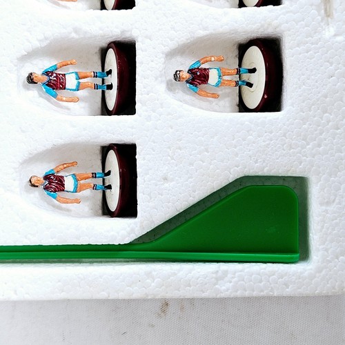 Figurina Subbuteo Aston Villa 704 squadra di calcio vintage leggera in scatola preloved - Foto 23 di 24