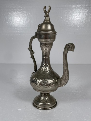 Brocca islamica araba mediorientale vintage Ewer metallo mezzaluna coperchio decorazione Turchia - Foto 4 di 18
