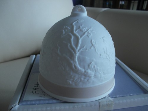1993 LLADRO Collectors Society Annual BELL, #17615, "Grapes" Motif - Picture 9 of 12