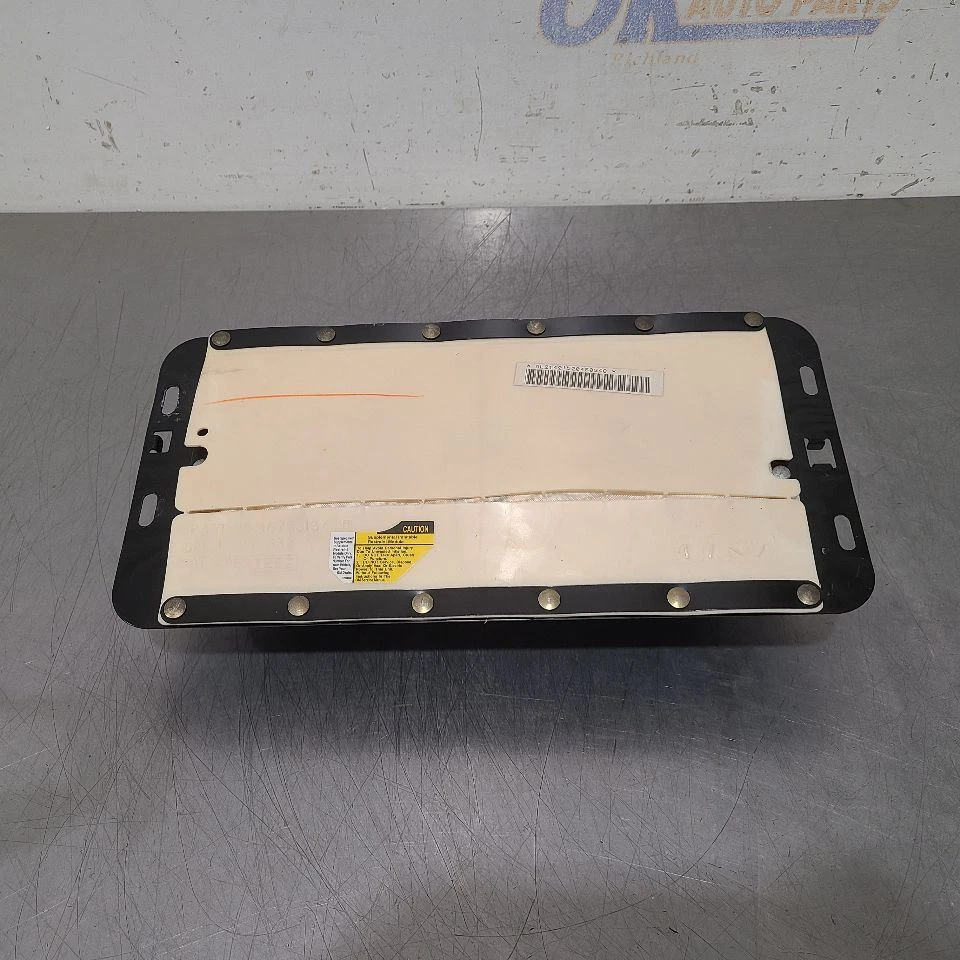 96 1996 BUICK ROADMASTER SEDAN  RIGHT PASSENGER DASH SRS Foto 2 de 4