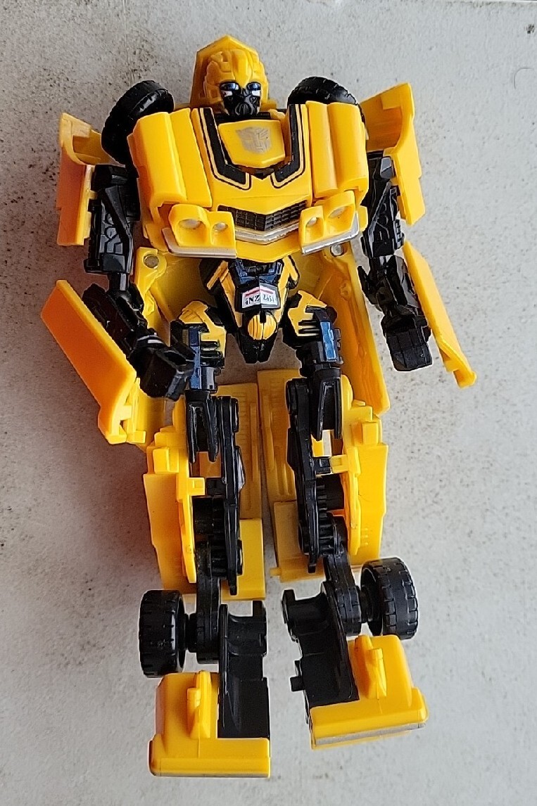 TRANSFORMERS MOVIE CLASSIC CAMARO BUMBLEBEE DELUXE 2007 LOOSE INCOMPLETE! L36