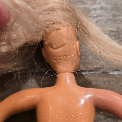 1974 VINTAGE Rubber Bendable DOLL IDEAL made in Hong Kong - Picture 11 of 12