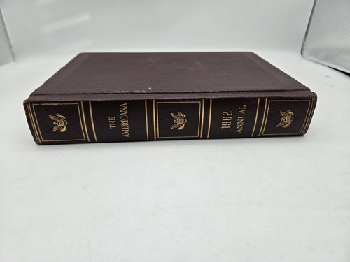 The Americana Annual 1962 An Encyclopedia of the Events of 1961 HB - Picture 2 of 13