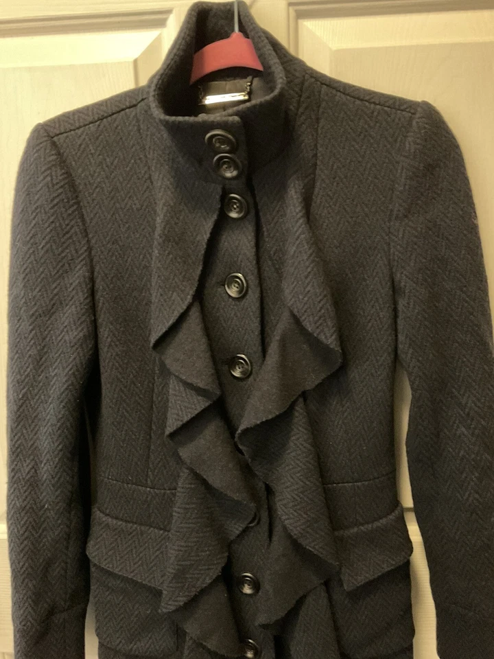 Abrigo Diane Von Furstenberg Mezcla de Lana Cascada Volantes Delantero Negro/Azul Marino Talla 2 Foto 2 de 4