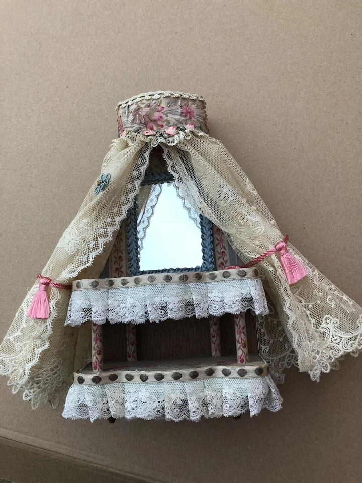 Coiffeuse En Bois De Poupée Ancienne,Mignonnette ,parisienne. - Photo 3/4