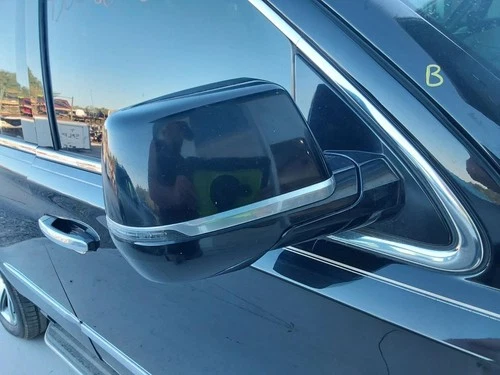 Passenger Side View Mirror Turn Signal Opt DL3 Fits 15-20 ESCALADE 3015720