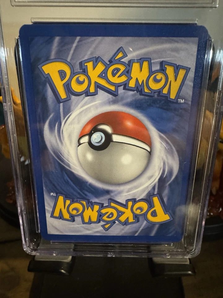 CGC 10 GEM MINT Vaporeon 1999 Jungle 28/64 Pokemon Card Non Holo - Image 3 of 3