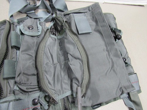 US Navy USMC Aircrew Pilot Survival Vest SV-2B con fondina e fodero coltello NOS - Foto 12 di 24