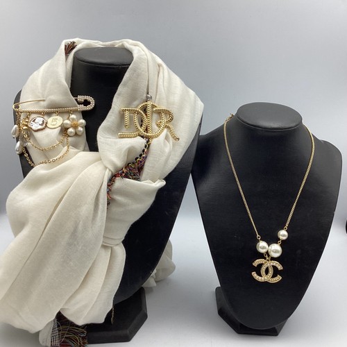 Sublime Classy CHRISTIAN DIOR Costume Jewellery 2 Brooches 1 Necklace(J1)NS#8134