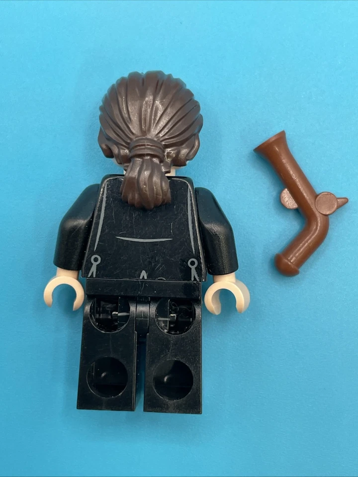 Lego Pirates of the Caribbean Philip Swift Minifigure 4194 POTC - Image 2 of 4