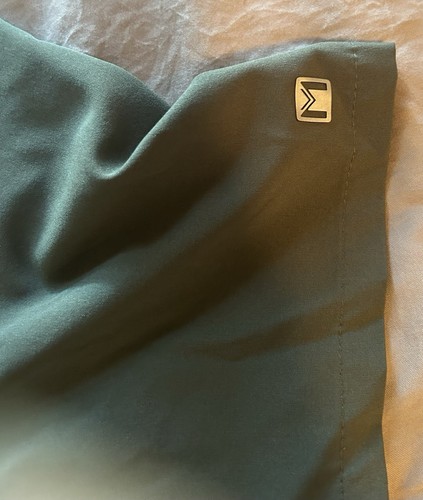 Women’s Matrix Impulse (by Maevn) Green Polyester V Neck Scrub Top Size Small - Picture 2 of 5