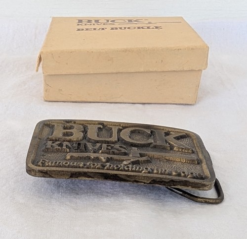 Vintage BUCK KNIVES Belt Buckle FAMOUS FOR HOLDING AN EDGE 3" X 2" Model 144 - Picture 3 of 11