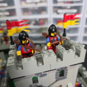 Vintage LEGO Set 6080, King's Castle, 100% Complete With Instructions