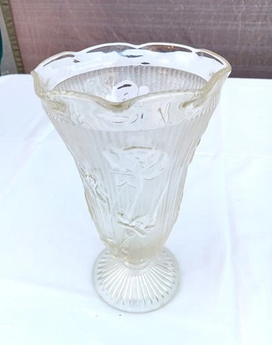 Vintage Jeanette Iris & Herringbone 9" Vase
