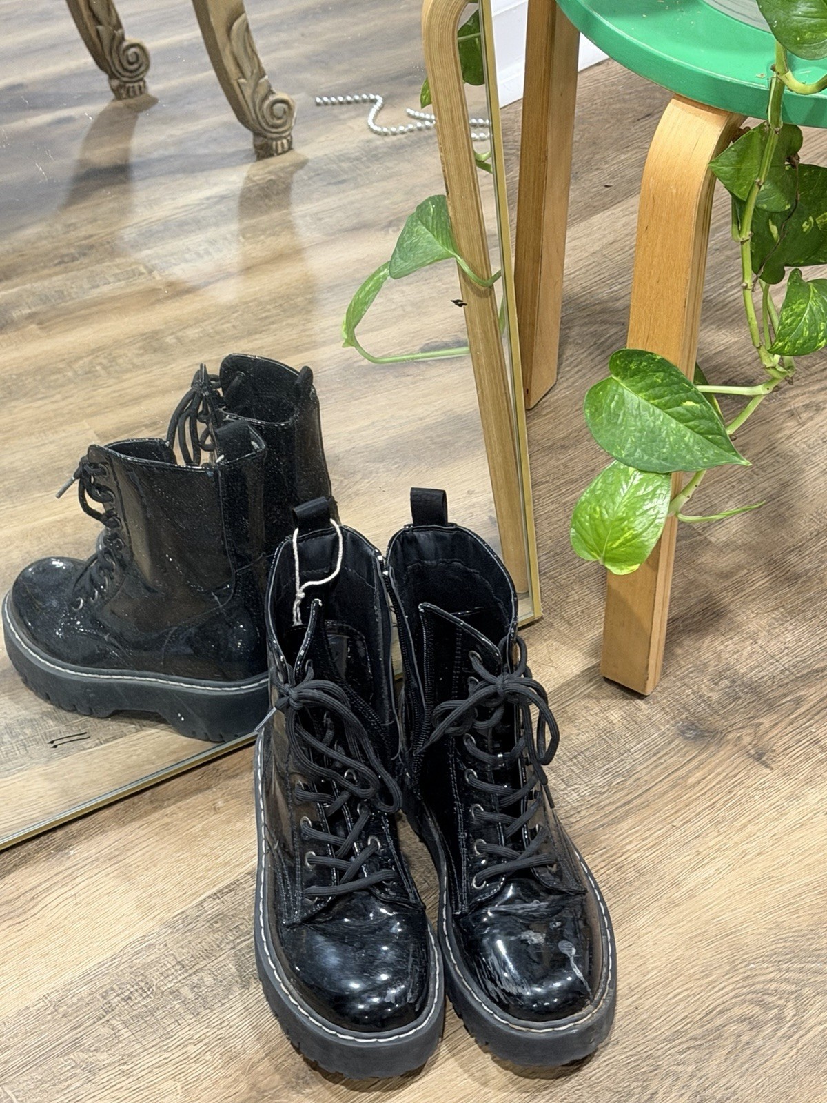Glossy Combat Boots Size 7.5 Black Leather Zip Up-image