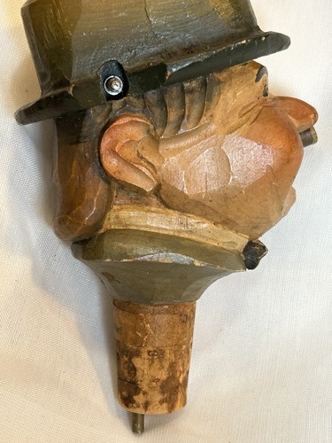 Vertedor de botellas figurativas vintage hombre con madera de cigarro tallada Mari barware licor - Imagen 2 de 9