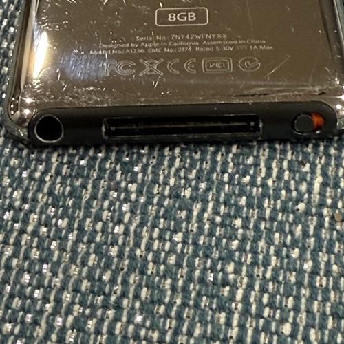 Apple iPod Nano 3a Generazione, A1236 8GB Argento così com'è per ricambi o riparazione leggere desc. - Foto 5 di 5