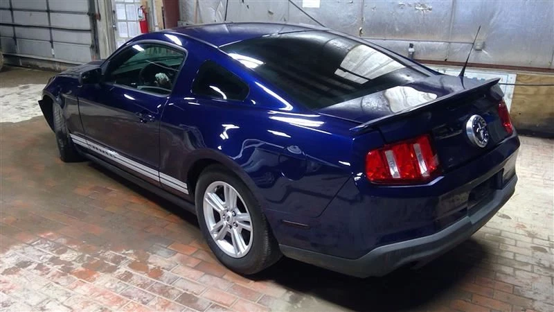 Ford Mustang 2011 11 freno de mano de emergencia 98354 Foto 3 de 4