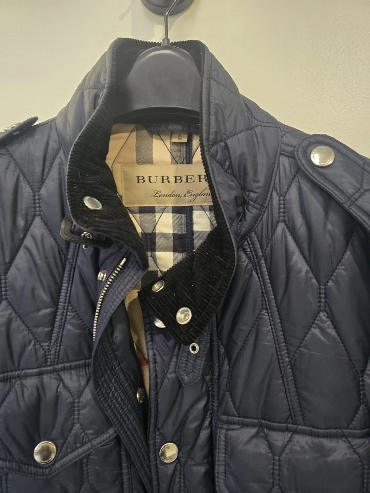 Jaqueta acolchoada Burberry masculina unissex azul marinho tamanho GG-EXCELENTE ESTADO - Imagem 2 de 4