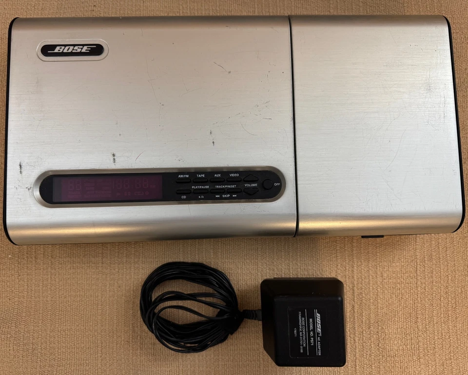 Centro de Música BOSE Lifestyle Modelo 5 AM/FM/CD/DVD + Altavoces + Cables + Control Remoto Foto 2 de 4