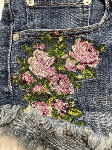 American Eagle Stretch Blumen bestickt abgeschnitten Denim Shorts Damengröße 6 - Bild 5 von 9