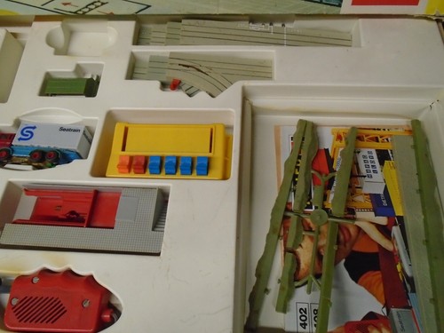 LOT OF (4) SETS OF HO SCALE FALLER TERMINAL CONTAINER TRUCKS TRACK ACCESSORIES - Picture 5 of 14