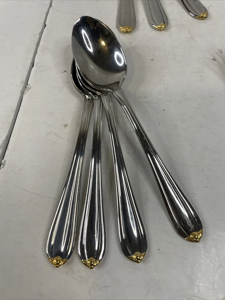 Juego de cubiertos de acero inoxidable Gorham Golden Melon Bud 18/8 31 piezas servicio para 4 Foto 2 de 4