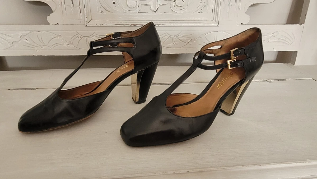 Clarks ladies black size 7 leather double buckles shoes