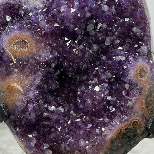 Beautiful Amethyst Stone Geode with Calcite Crystal Inclusiones. AWS0474 - Photo 4 sur 8