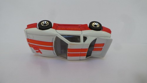 MATCHBOX MB 2 PONTIAC FIERO RED/WHITE MADE IN MACAU NEAR MINT - Picture 7 of 7