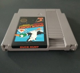 DUCK HUNT NINTENDO NES GAME WITH MANUAL / SLEEVE / TESTED